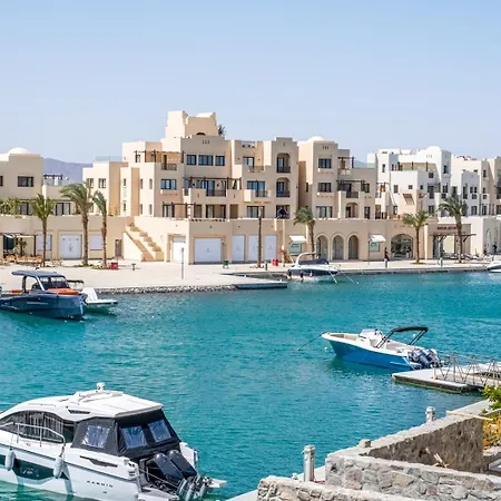 Freshly Minted: Fanadir Marina Apartment