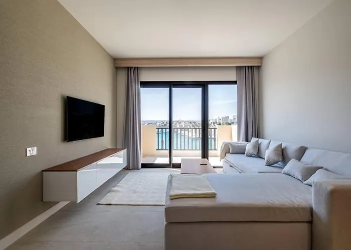 Freshly Minted: 1br Fanadir Marina *